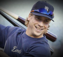 Detroit Tigers LF Andy Dirks Remains Sidelined With Swollen Knee