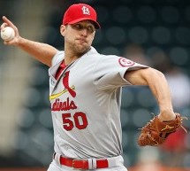 Adam Wainwright Outduels Matt Harvey for 10th Win